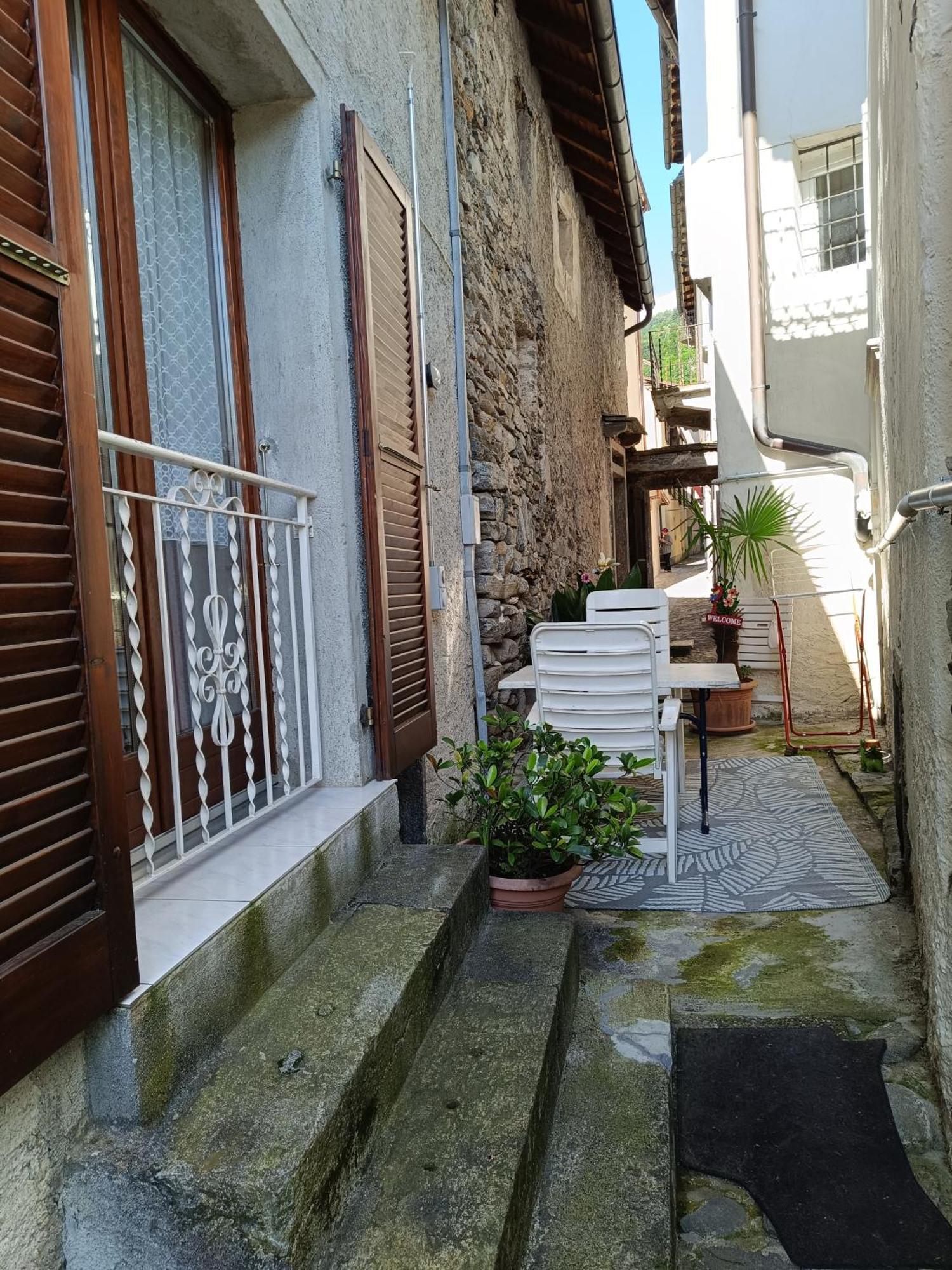 Casa Chiara Apartamento Intragna Exterior foto